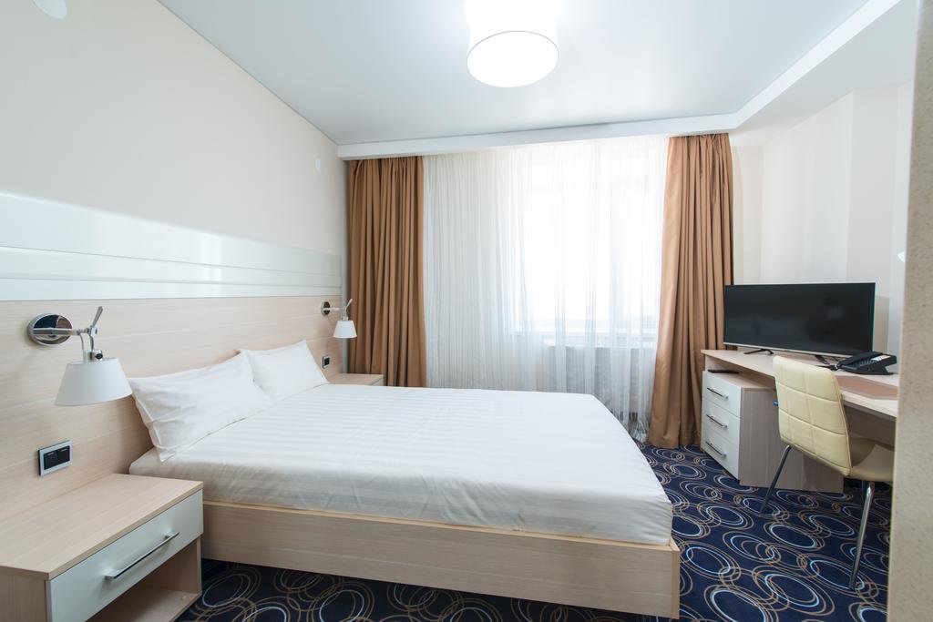 Apart Hotel 92/2 Karaganda Bagian luar foto
