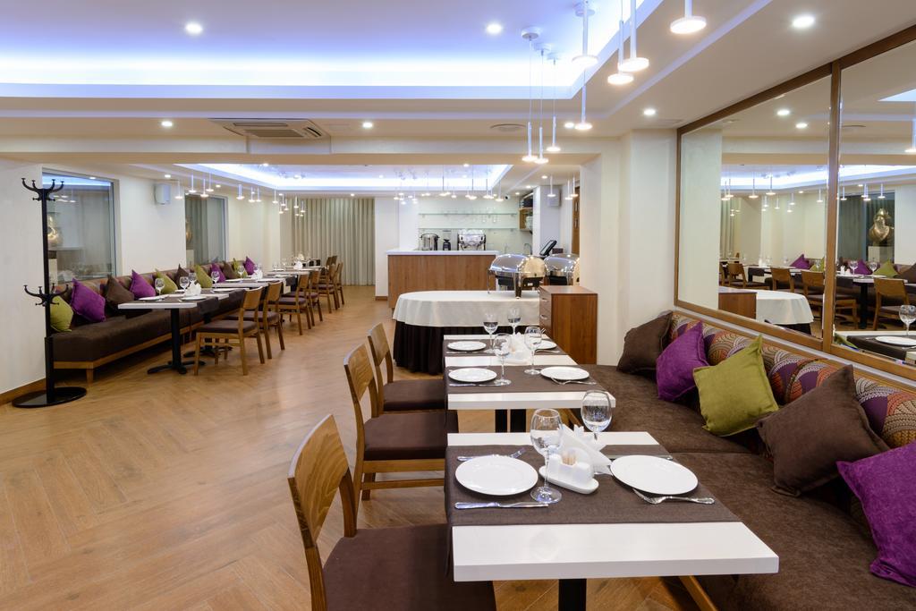 Apart Hotel 92/2 Karaganda Bagian luar foto