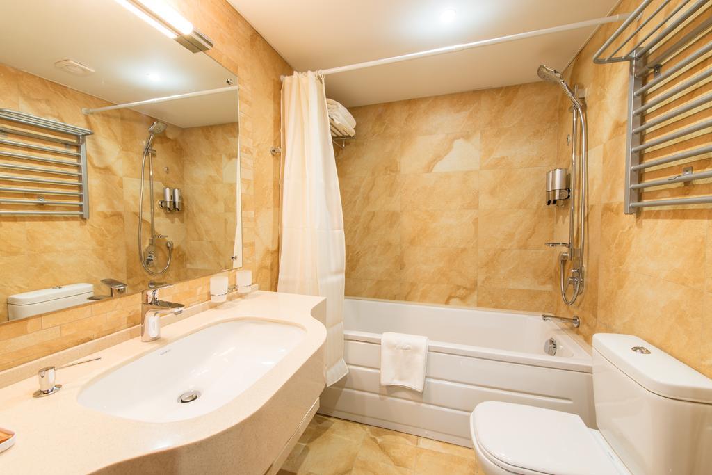Apart Hotel 92/2 Karaganda Bagian luar foto