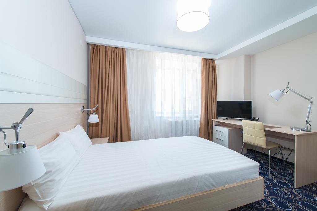 Apart Hotel 92/2 Karaganda Bagian luar foto