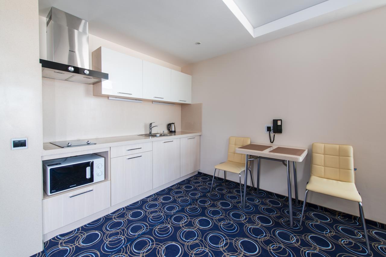 Apart Hotel 92/2 Karaganda Bagian luar foto